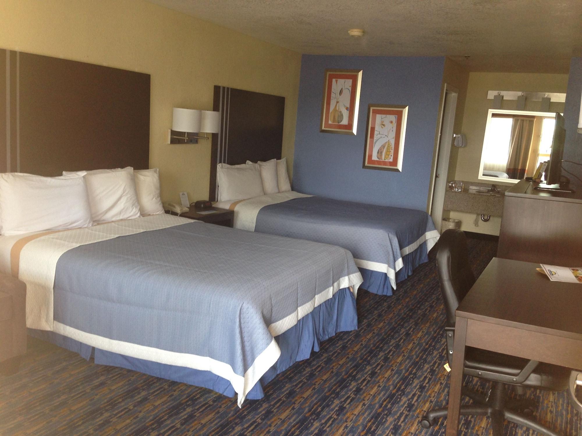 Days Inn By Wyndham Near Seaworld סן אנטוניו מראה חיצוני תמונה