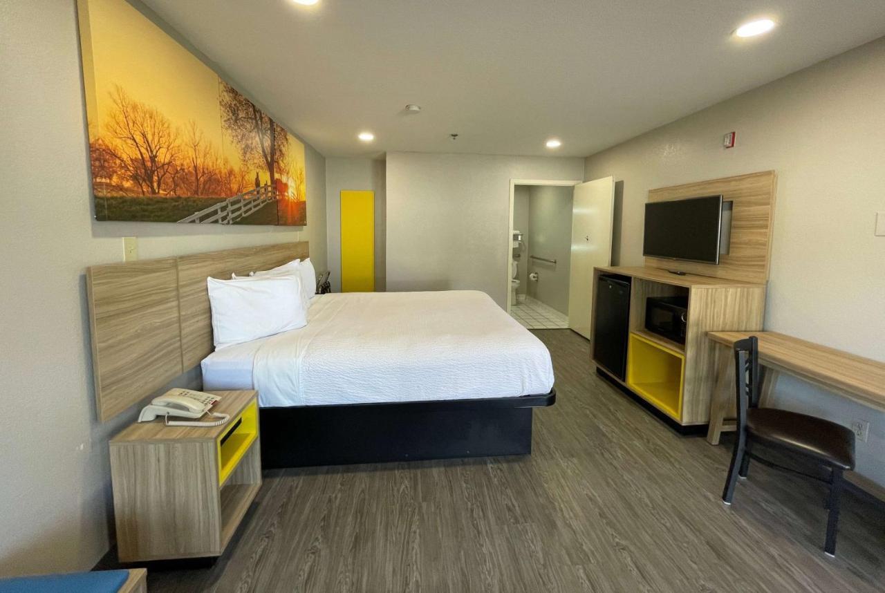 Days Inn By Wyndham Near Seaworld סן אנטוניו מראה חיצוני תמונה