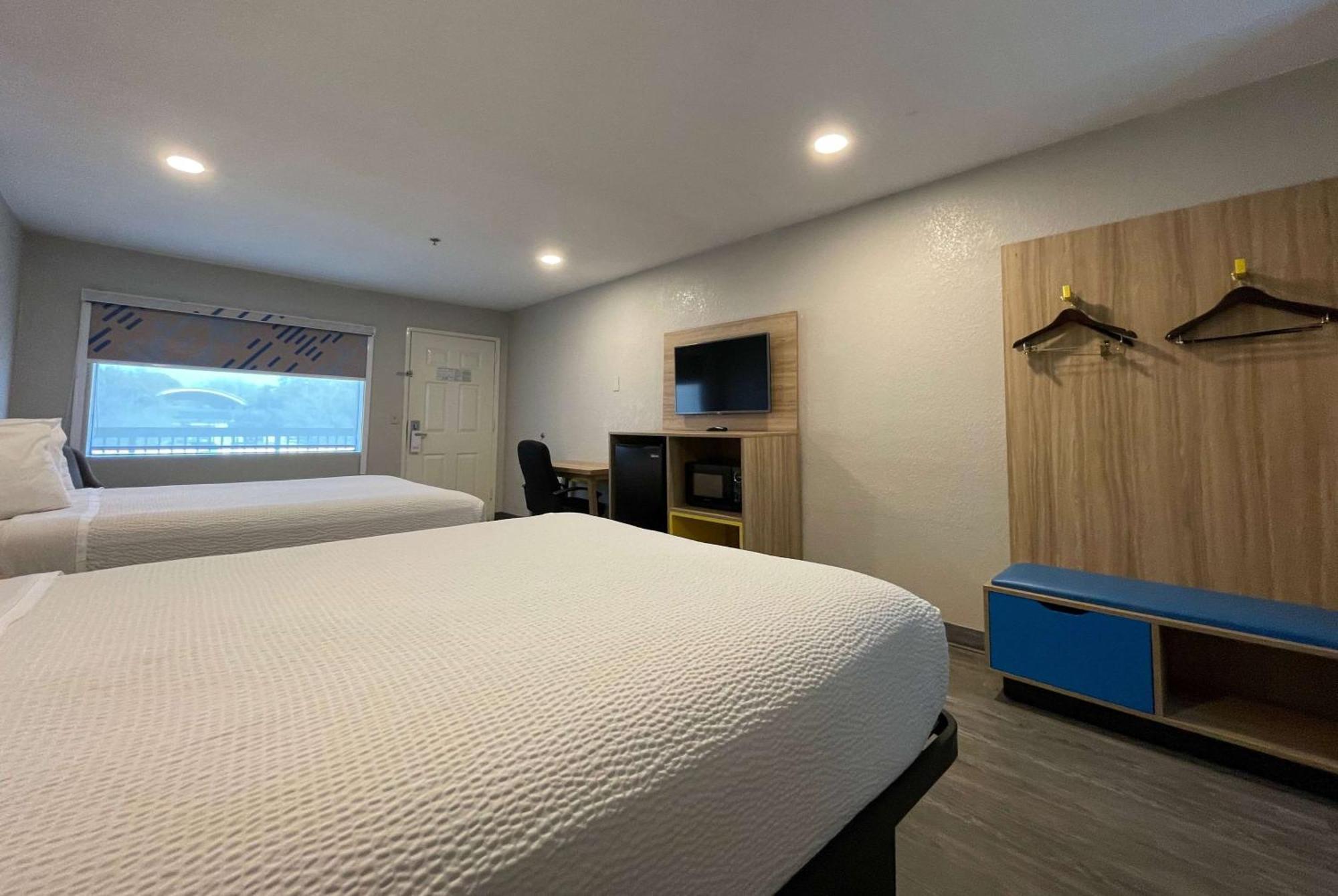 Days Inn By Wyndham Near Seaworld סן אנטוניו מראה חיצוני תמונה