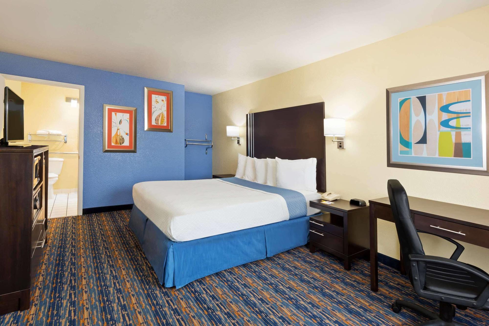 Days Inn By Wyndham Near Seaworld סן אנטוניו מראה חיצוני תמונה
